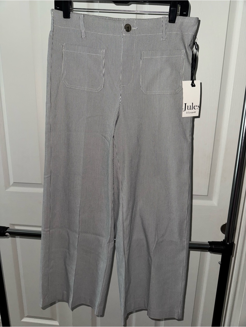 Jules & Leopold NWT Women's Navy and White Striped Cropped Pants